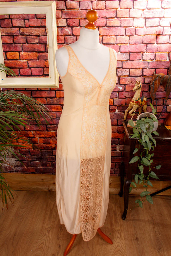 VEB Unterkleid apricot lang 70er DDR Frau M 40-42 orange Special vintageberlin.de