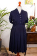 seidiges 40s Kleid dunkelblau Punkte